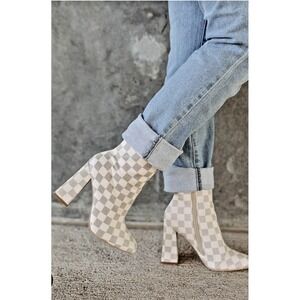Cape Robbin Women Size 10 Victory Checkered Ankle Bootie Cream Chunky Block RARE
